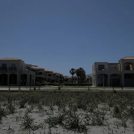 Cassiopeia 2-bedroom Lower On The With Pool Διαμέρισμα *